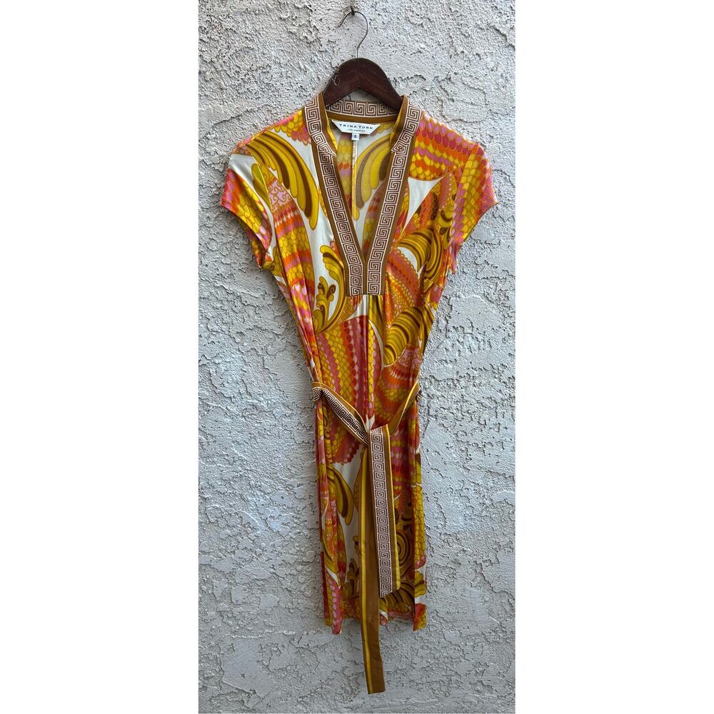 Trina Turk 100% Silk Stretch Knit Psychedelic Mod Belted Dress Size 6
